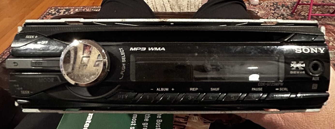 Sony CDX-GT25MPW Single CD Car Radio Stereo AM/FM Y2K Music NOT TESTED AS IS