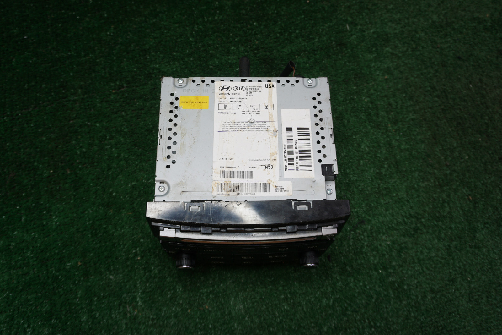 2015 16 17 HYUNDAI AZERA AM FM CD PLAYER OEM 965603V530VD4