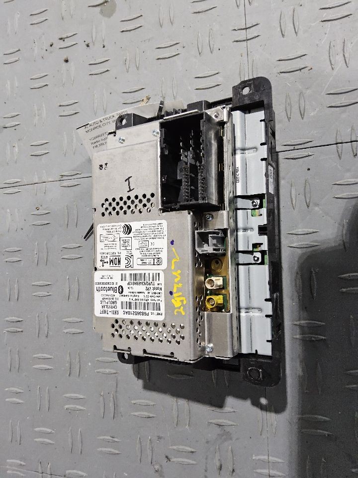 2018-2020 Dodge RAM 1500 Radio 5.0′ Display and Receiver w/Uconnect w/Sirius
