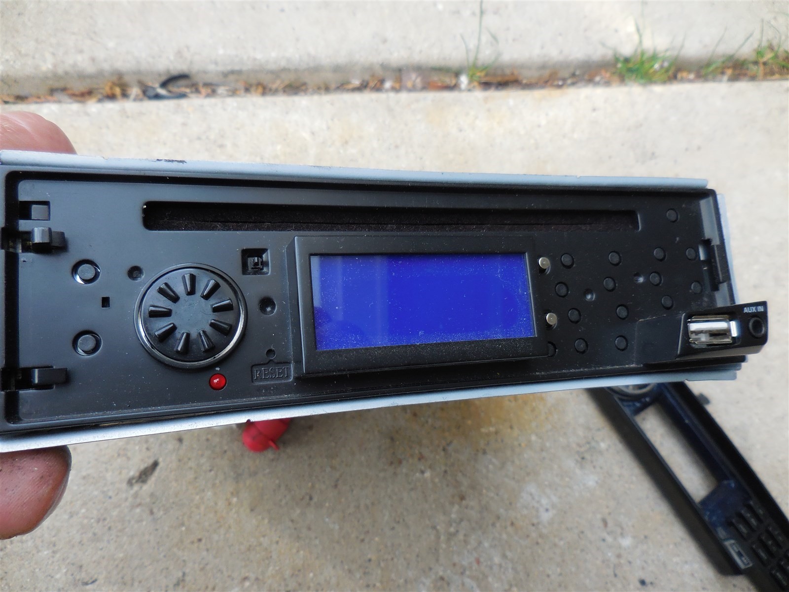 Honda BOSS MP3 COMPATIBLE IN DASH AM/FM CD RECEIVER FOR REPAIR OR PARTS