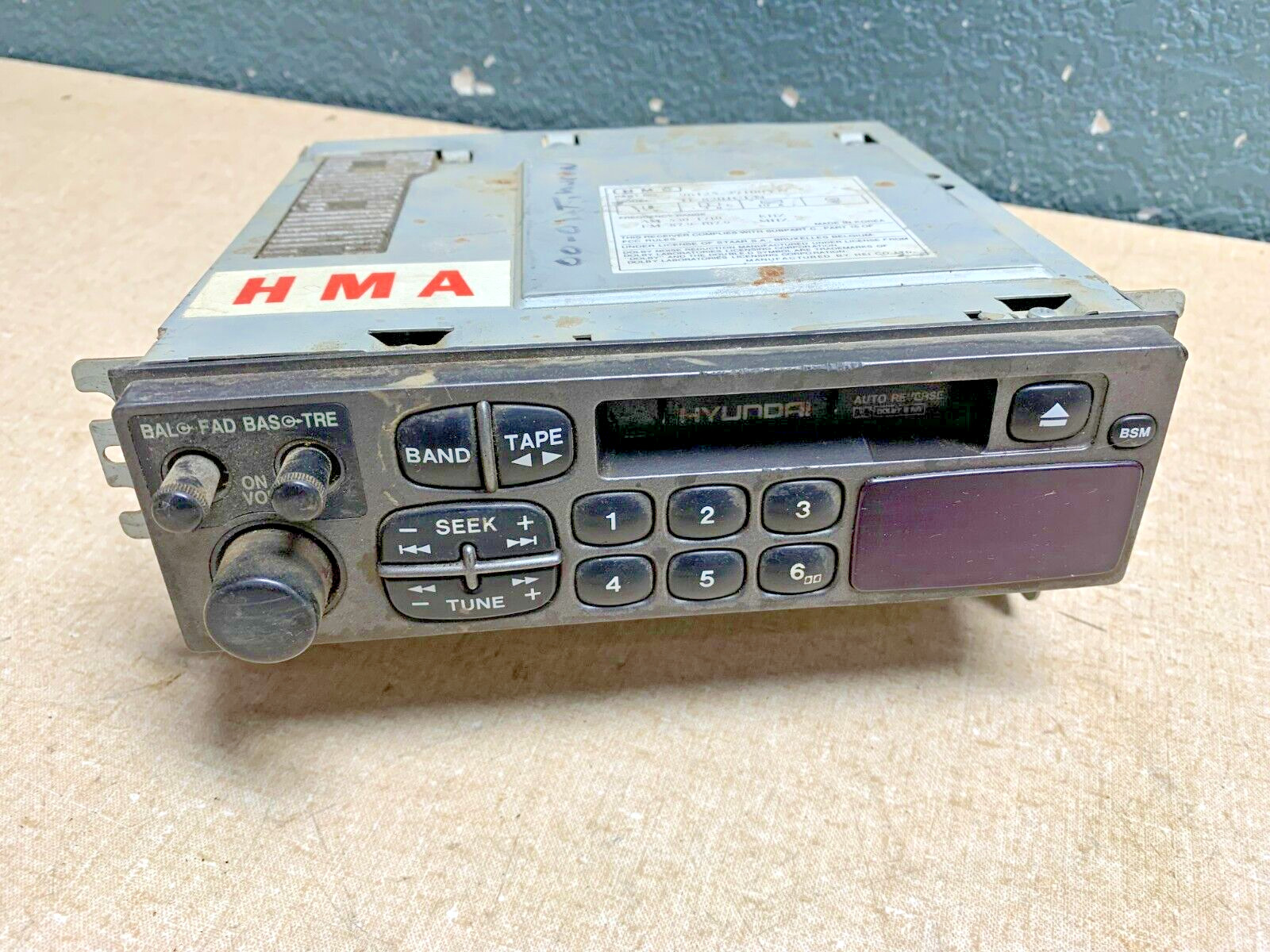 2000 01 HYUNDAI TIBURON RADIO CASSETTE PLAYER CONDITION UNKNOWN