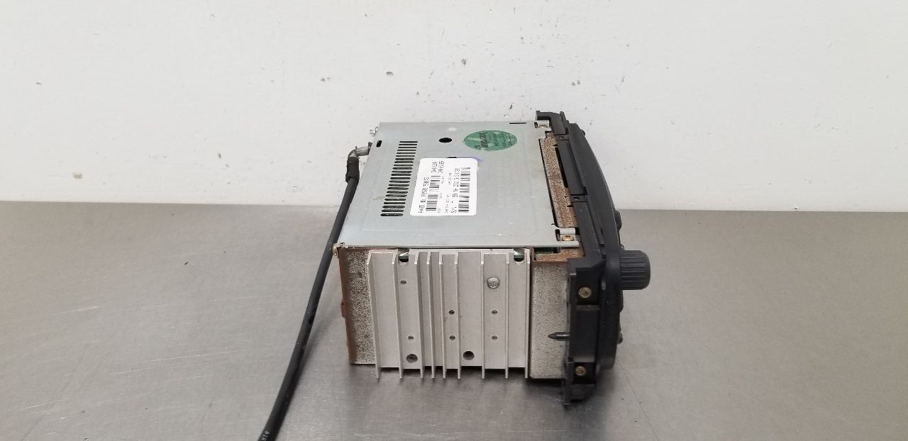 06 JEEP WRANGLER TJ RADIO AUDIO RECEIVER HEAD UNIT 05091506AE