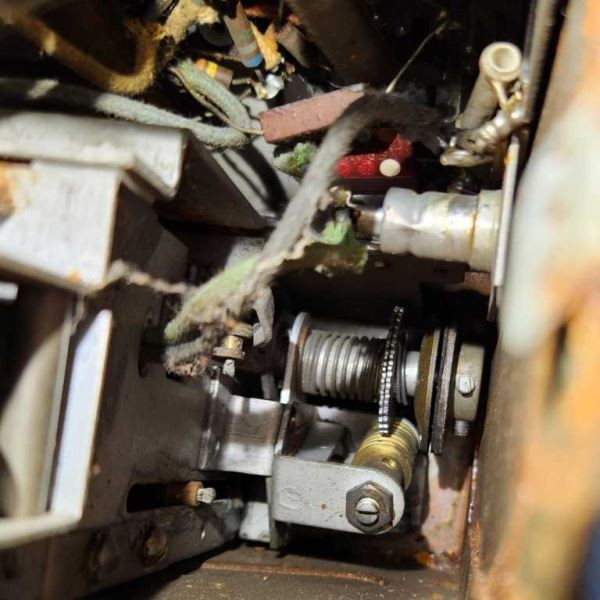 AM/PB RADIO FOR PARTS FITS 1948 CADILLAC 1080382