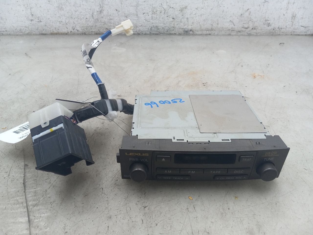 03 04 05 LEXUS GX470 RADIO RECEIVER WITH NAVIGATION P1745