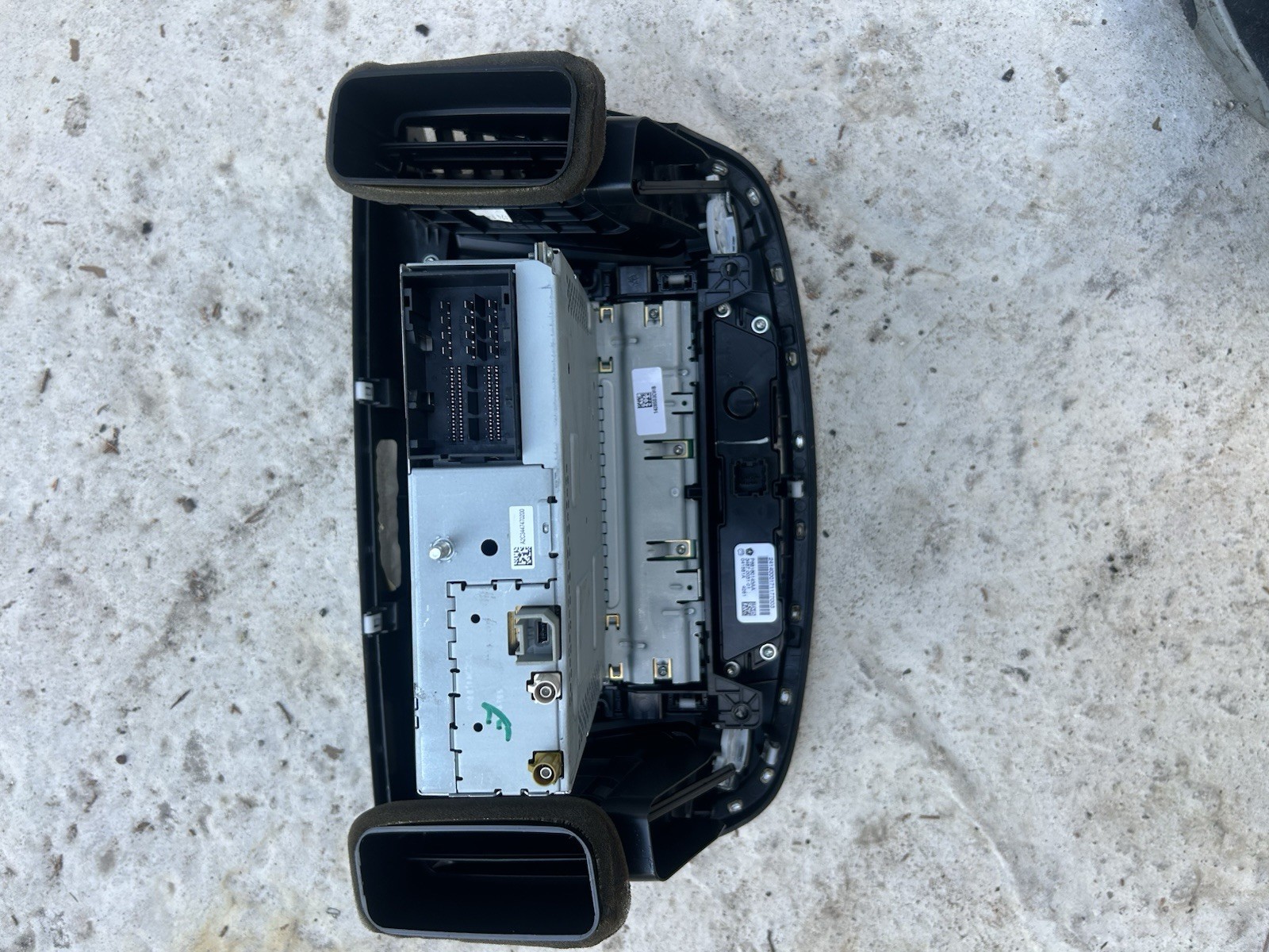 2015-17 Chrysler 200 Original Screen Radio Stereo Car Audio