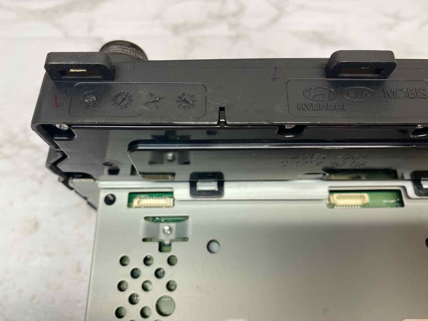 Kia Forte radio am fm 17 18 display receiver w/o navigation sed OEM 96170B0110WK