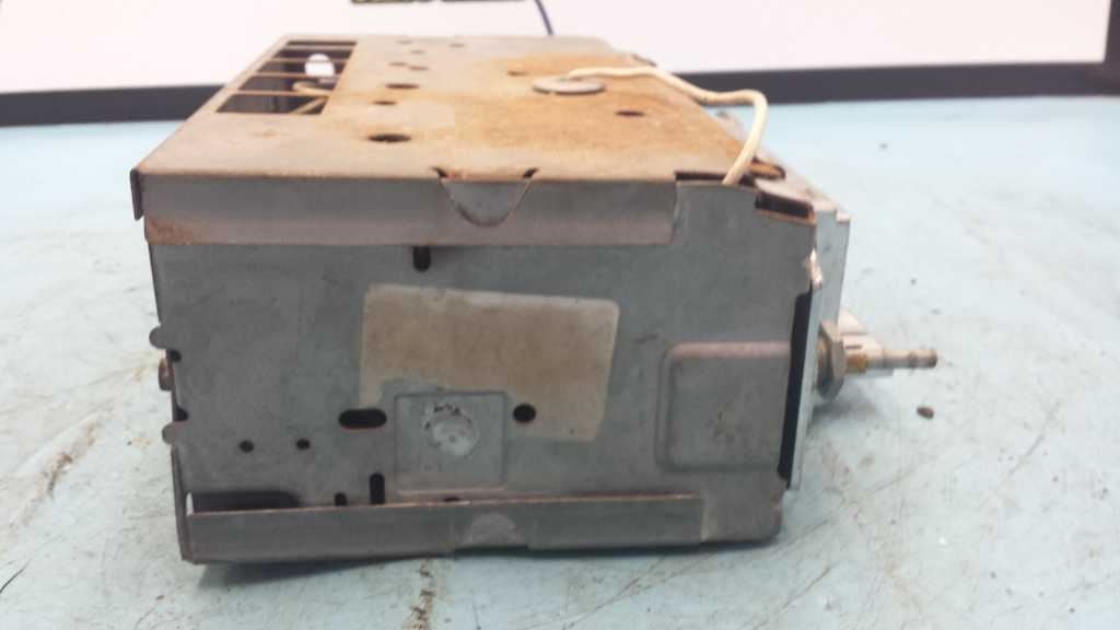UNTESTED A/M RADIO FOR REBUILD FITS 1972 CUTLASS 996055
