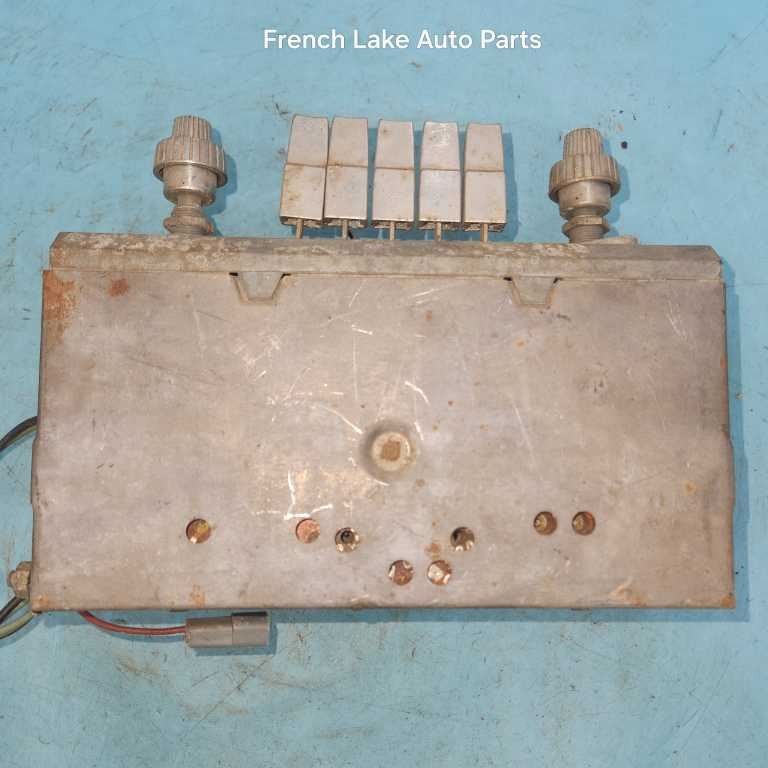 UNTESTED Radio Model 250 “2864755” Fits 1967 PLYMOUTH FURY 1240132
