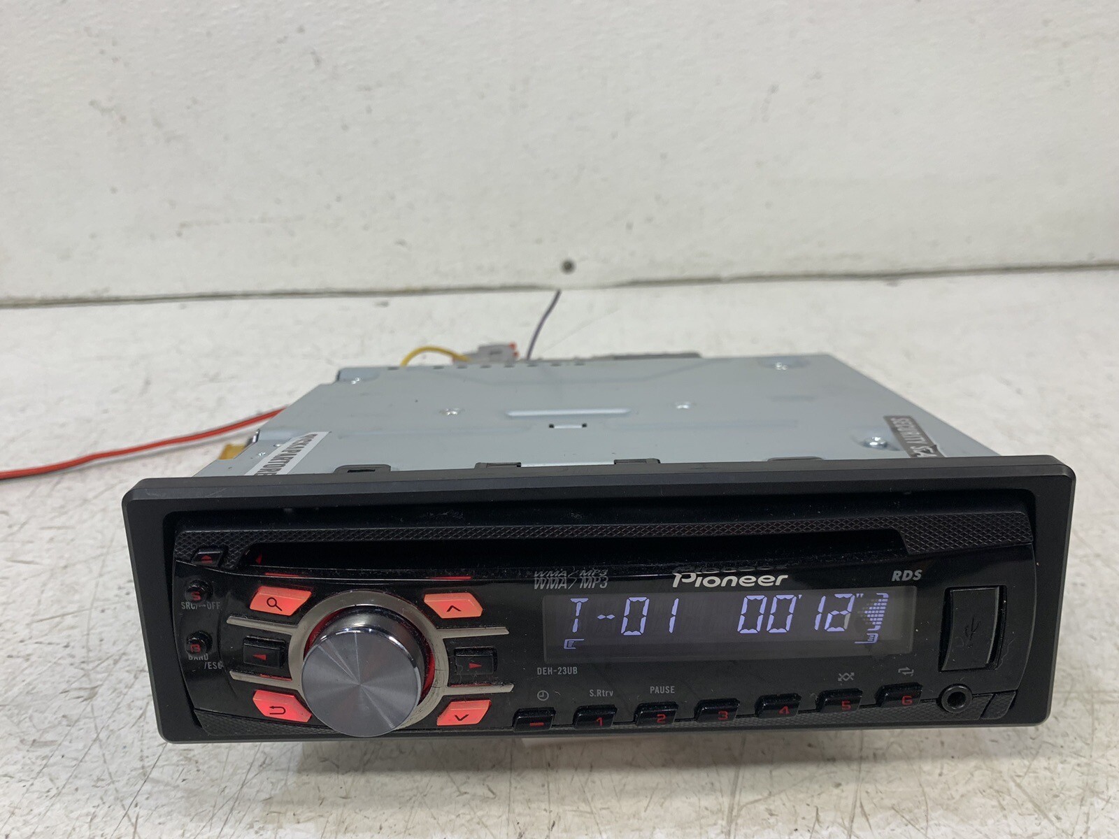 Pioneer DEH-23UB radio stereo CD Player receiver head unit AUX USB WMA MP3