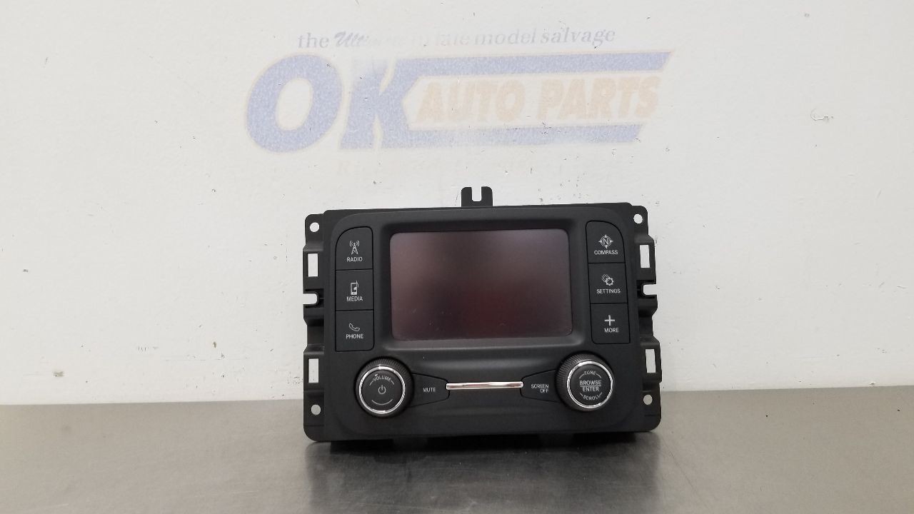 24 DODGE RAM 2500 RADIO AUDIO DISPLAY WITH RECEIVER 5″ 68575675AA