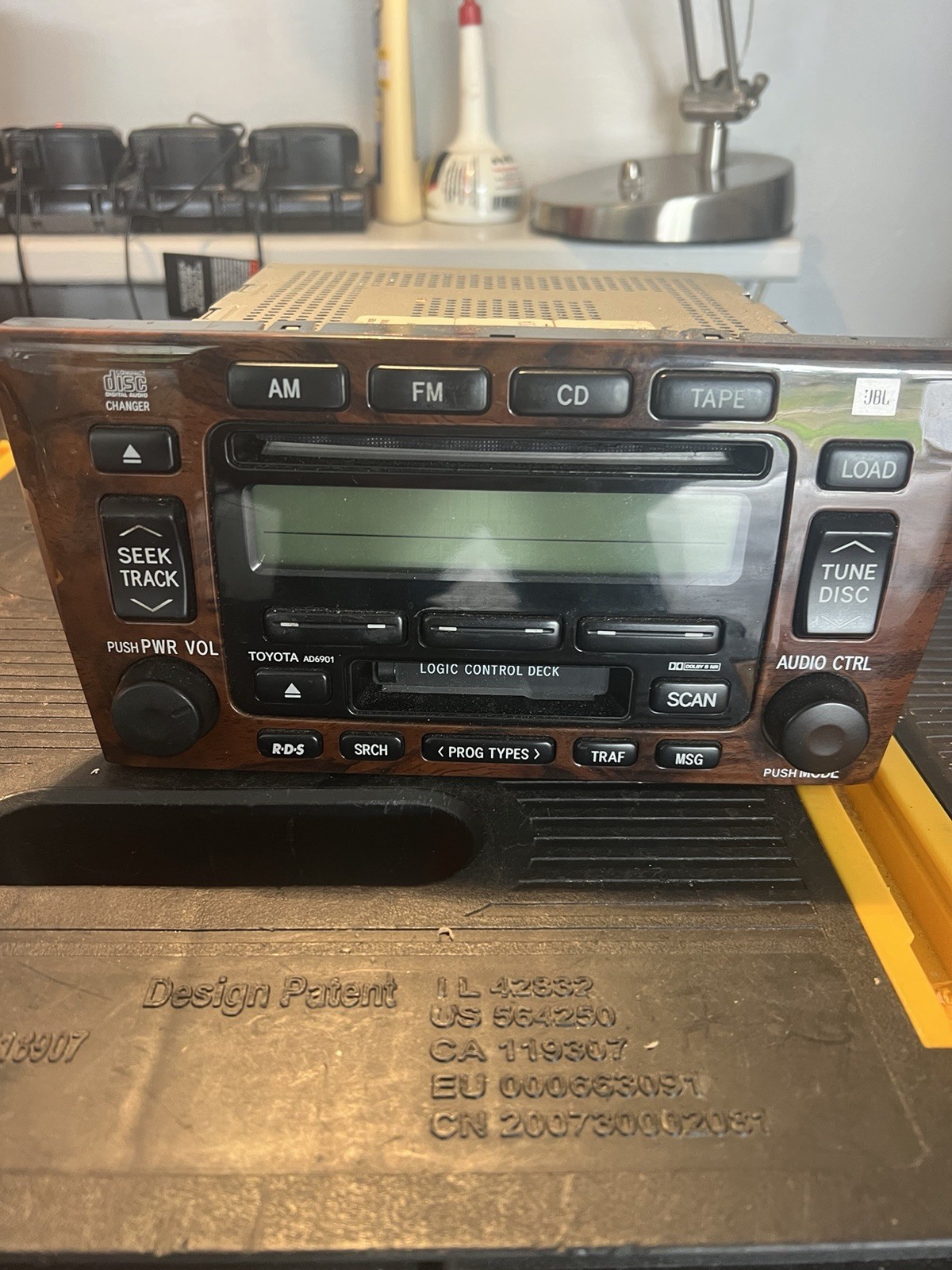 2004 Toyota Avalon Stereo/CD stuck inside. Includes iPhone interface.