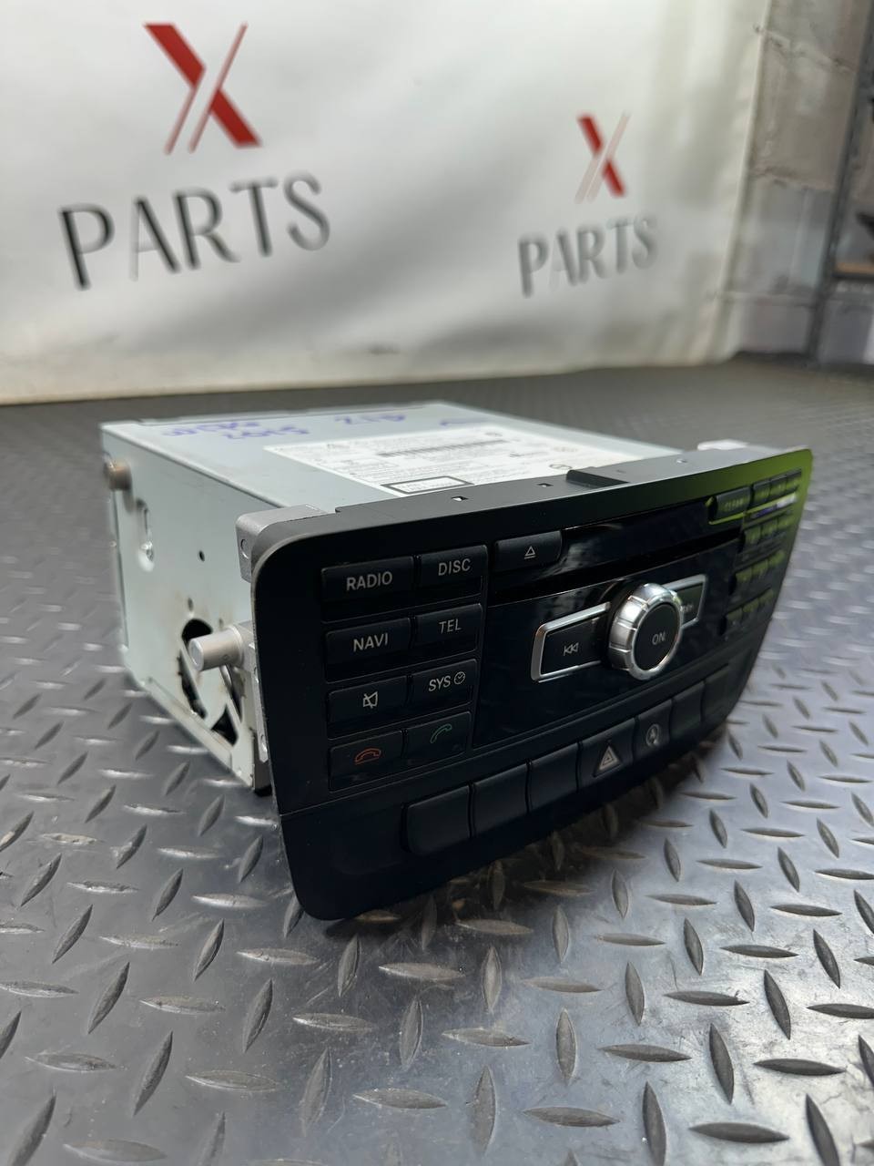 MERCEDES A CLASS W176 STEREO MUSIC CD DVD PLAYER UNIT A2469000516