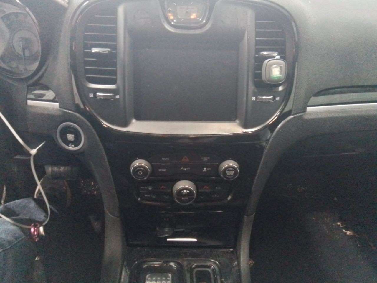2021-2022 Chrysler 300 Radio 8.4″ Touchscreen Display and Receiver