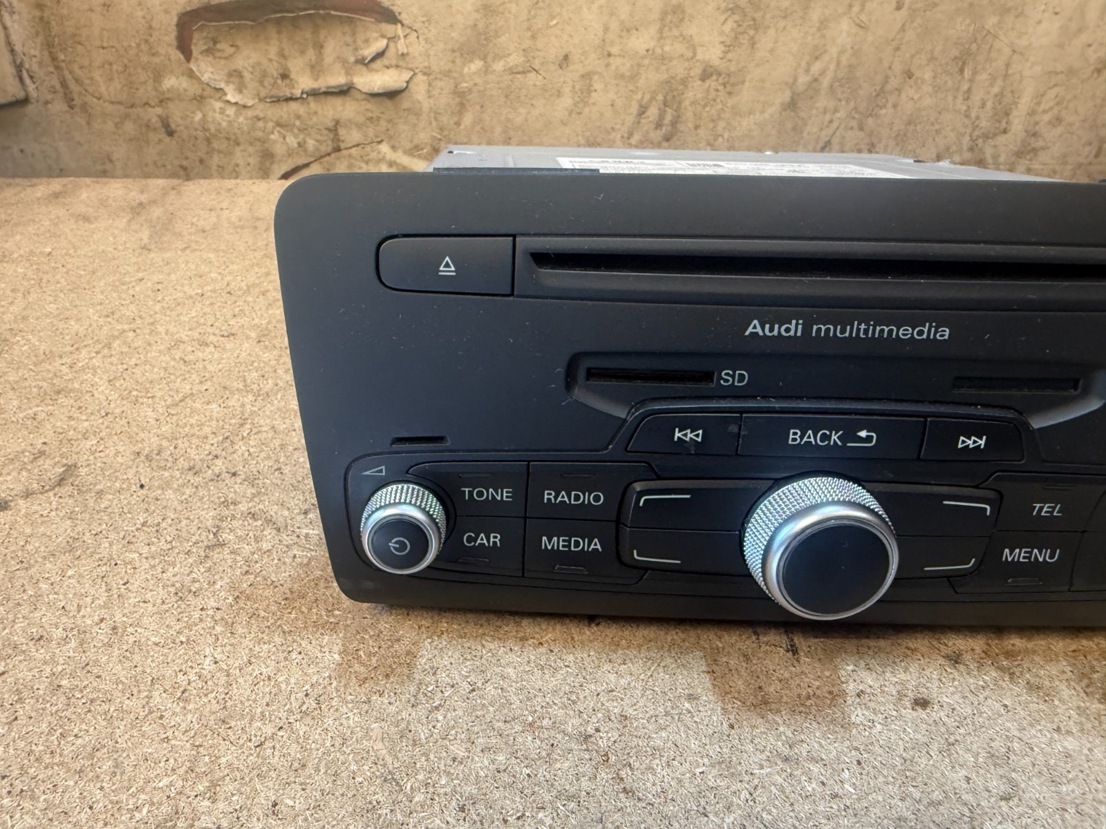2012 AUDI A1 8X STEREO RADIO HEAD UNIT CD PLAYER MULTIMEDIA 8X0035183E