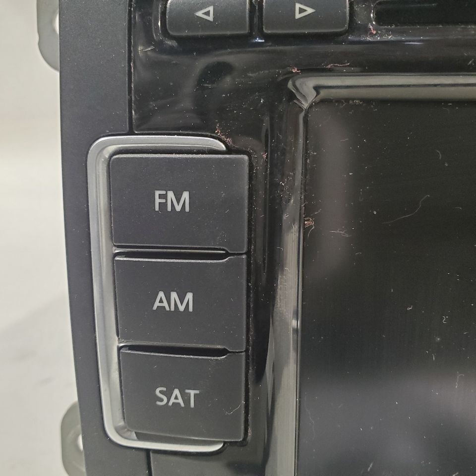 2015 Volkswagen Passat OEM Radio Receiver 1k0035188f