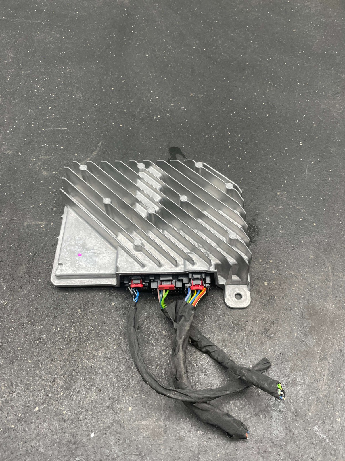2021-2023 CHEVY TAHOE OEM 9 SPEAKER AUDIO RADIO BOSE AMP AMPLIFIER UNIT 85002085