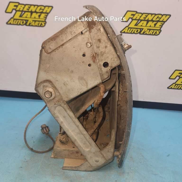 PARTS or REPAIR Radio MOPAR 812 Fits 1951 PLYMOUTH 1246353