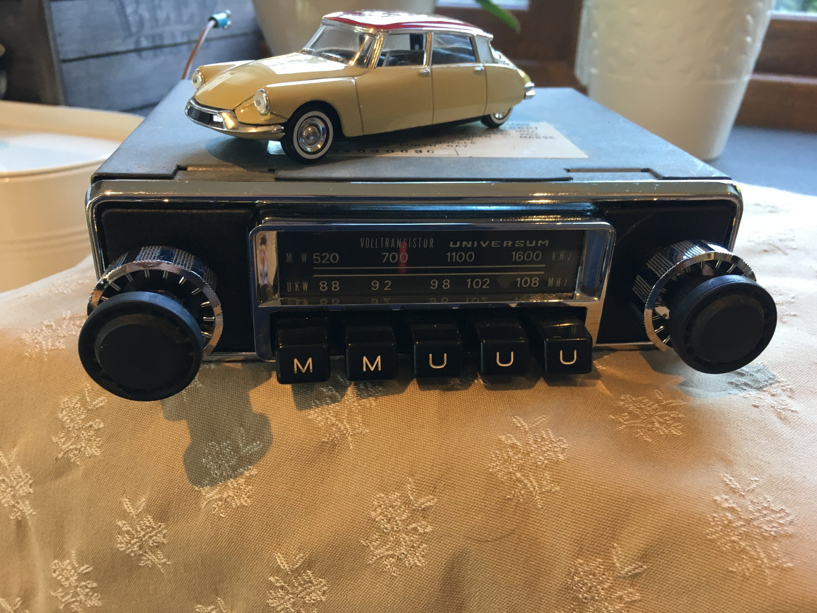 1970,s or 80,s front mounting car radio brackets, standard in dash mount 2x