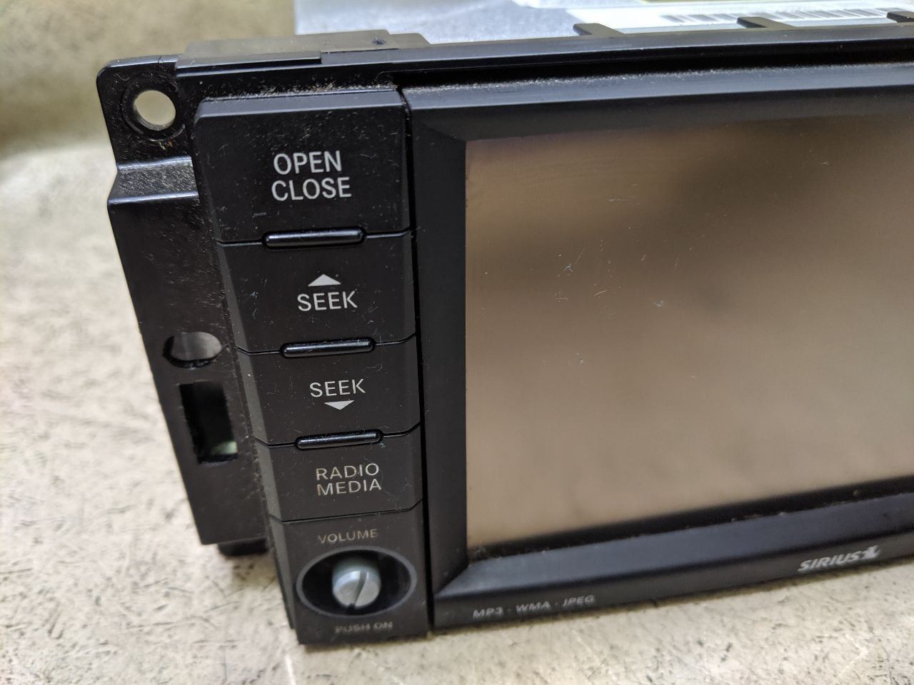 Stereo Radio AM FM CD Navigation 05064739AC Fits 2010 DODGE NITRO eab3k-204872
