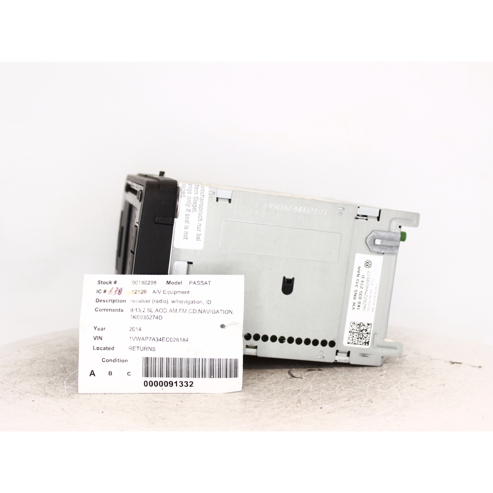 2014 Volkswagen Passat Radio Receiver Part Number – 638-12126 Used