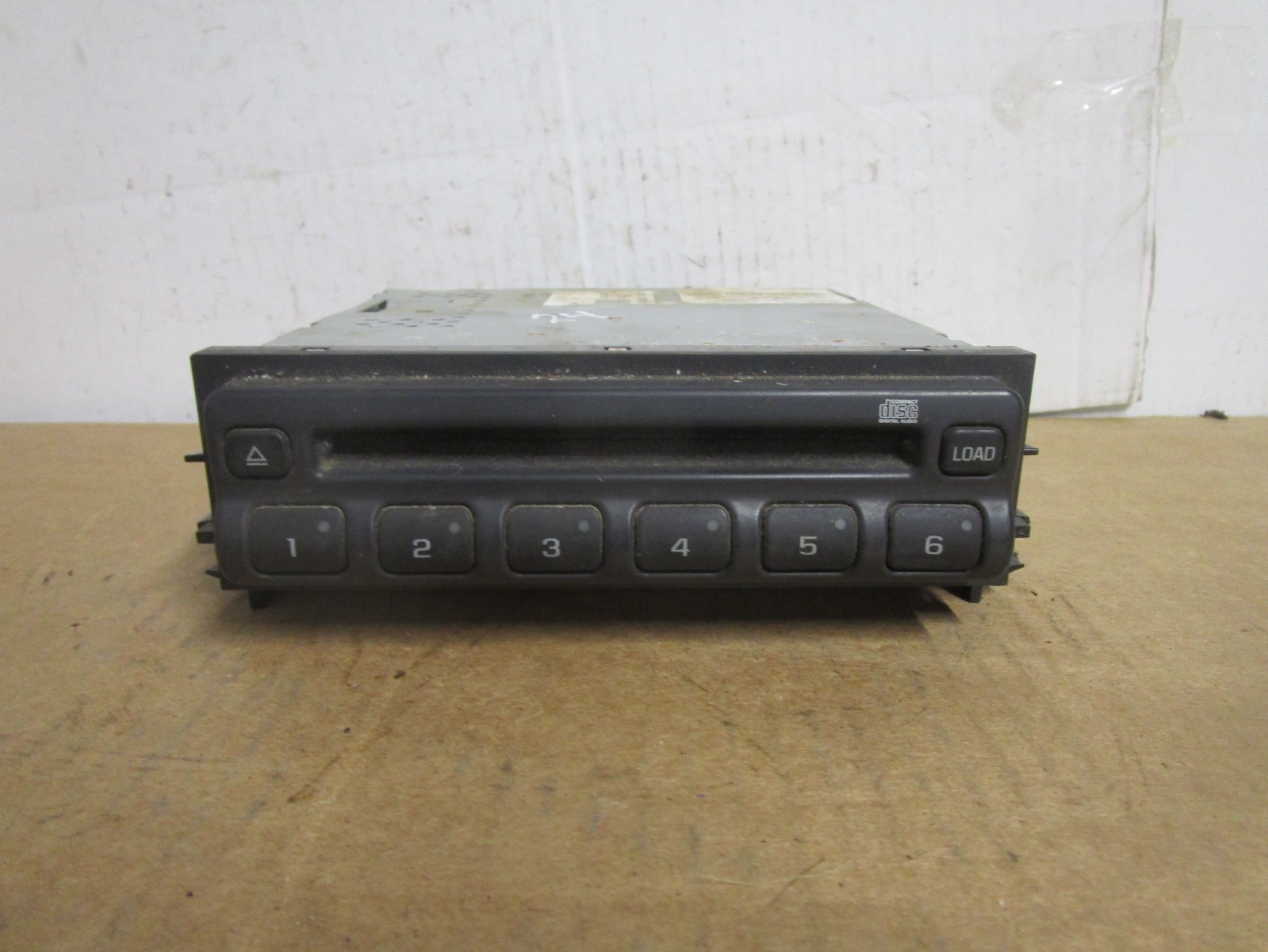 02-06 Chevy Tahoe Radio Stereo 06 Disc CD Player Receiver 2002-2006 15095685