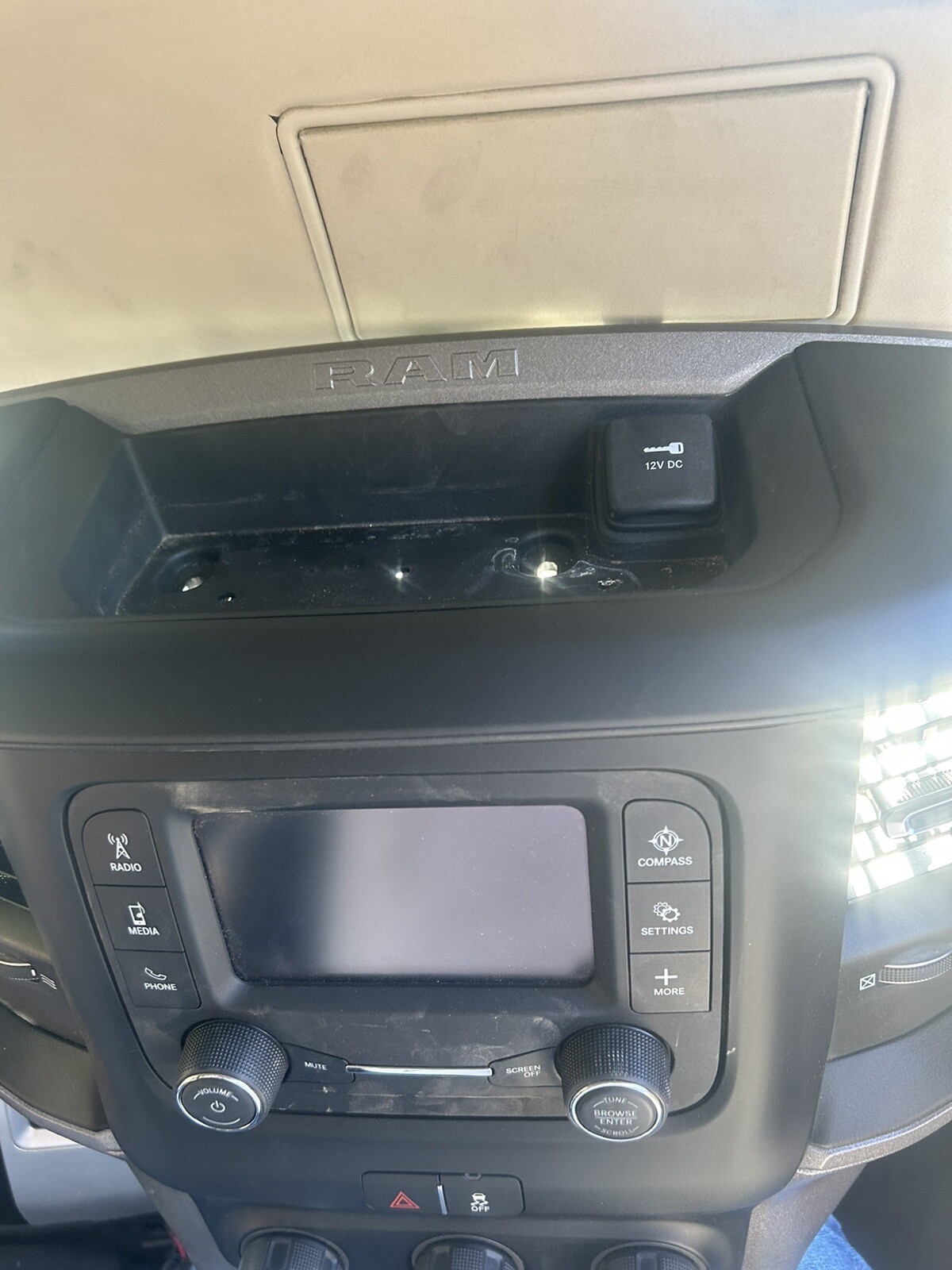 2019-2023 RAM 1500 5″ UCONNECT 4 OEM RADIO W/ CONTROL PANEL & RECEIVER