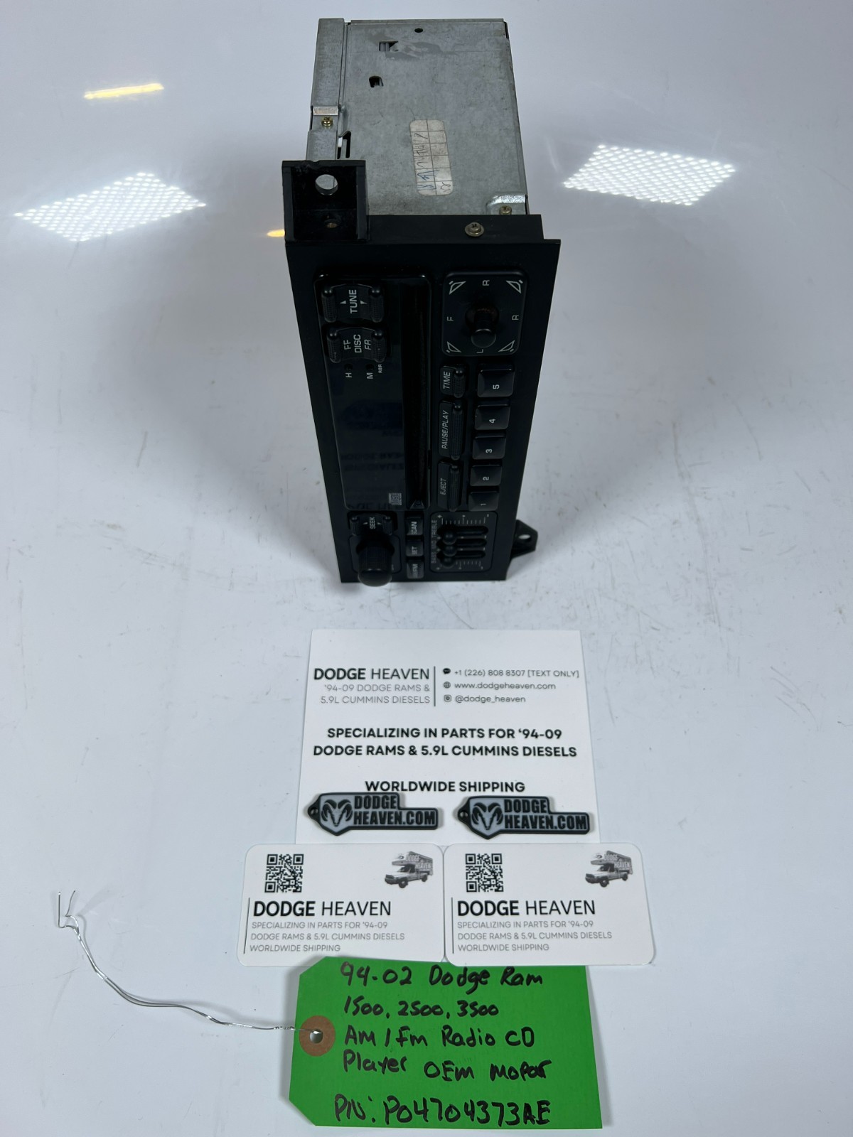 OEM Mopar 1994-2002 Dodge Ram AM / FM Radio CD Player P04704373AE