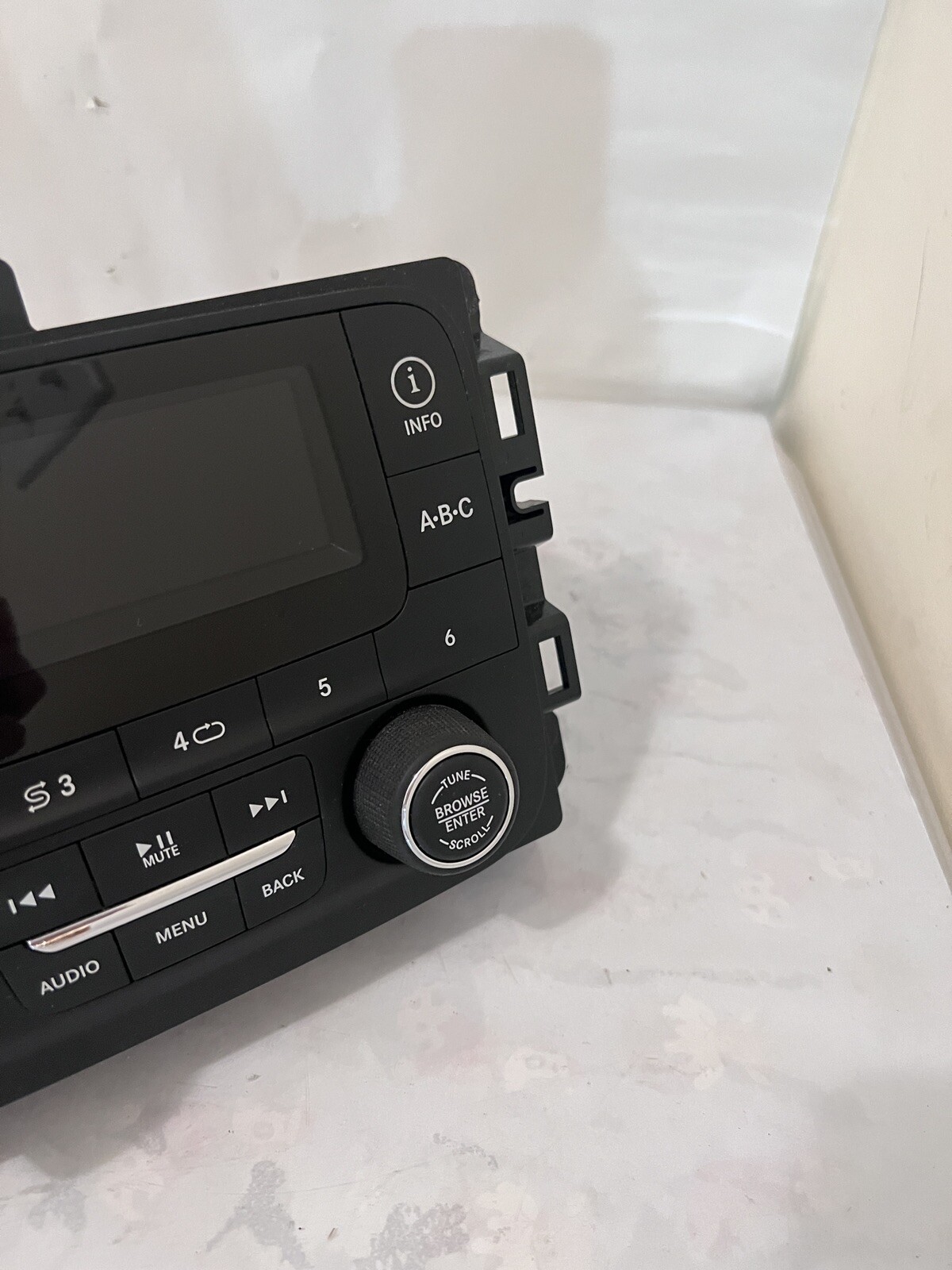 2016 Dodge Ram 1500 AM FM Radio CD Player Receiver OEM P68245816AE