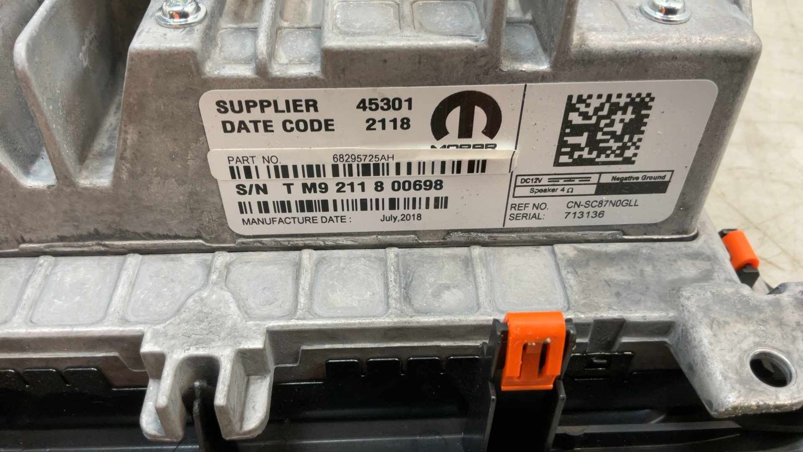 Jeep Wrangler JL OEM 8.4 Touchscreen Radio w U Connect 2018 141196