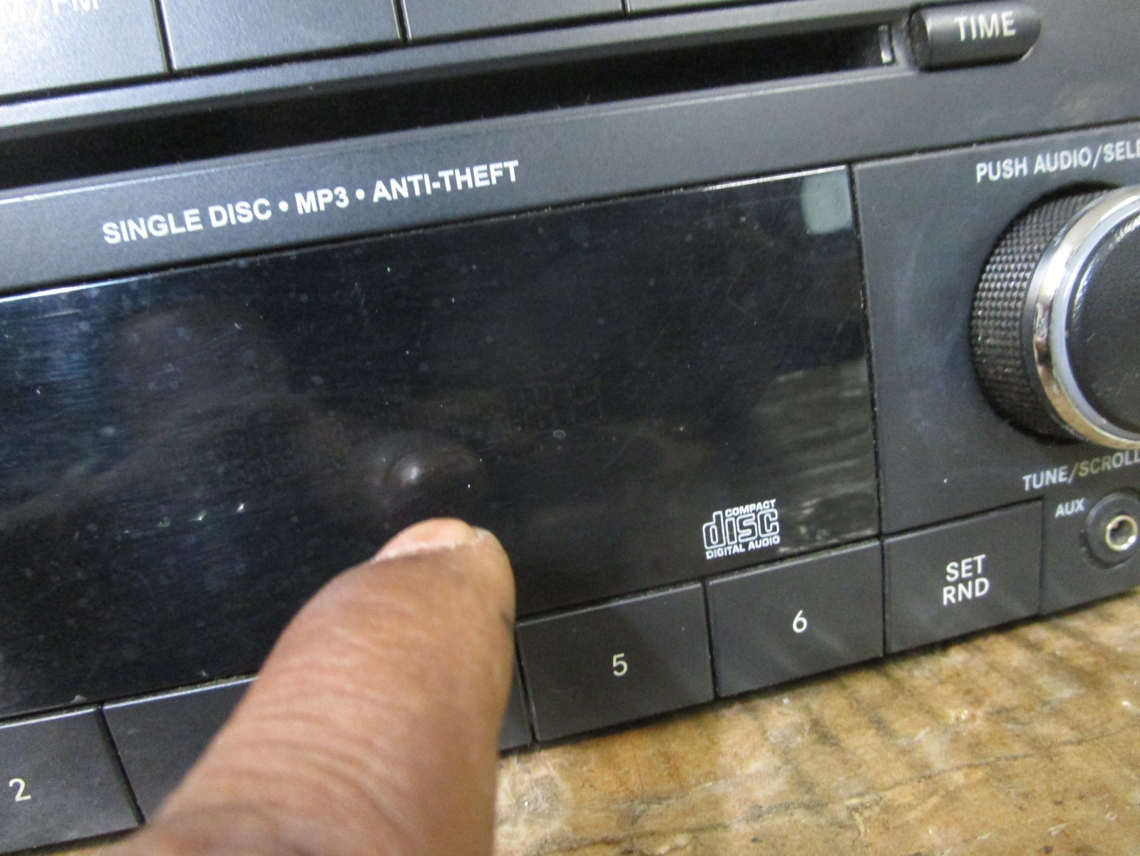 07-17 Jeep Patriot Radio Stereo CD Player Stereo Receiver AM/FM 05091195 RL