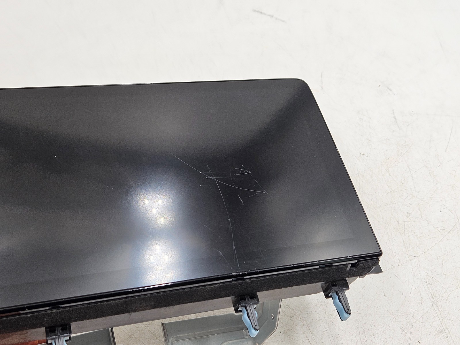 2023–2025 Honda CR-V Touring 9″ Radio Display Screen 8A7003A0A01 OEM Scratches