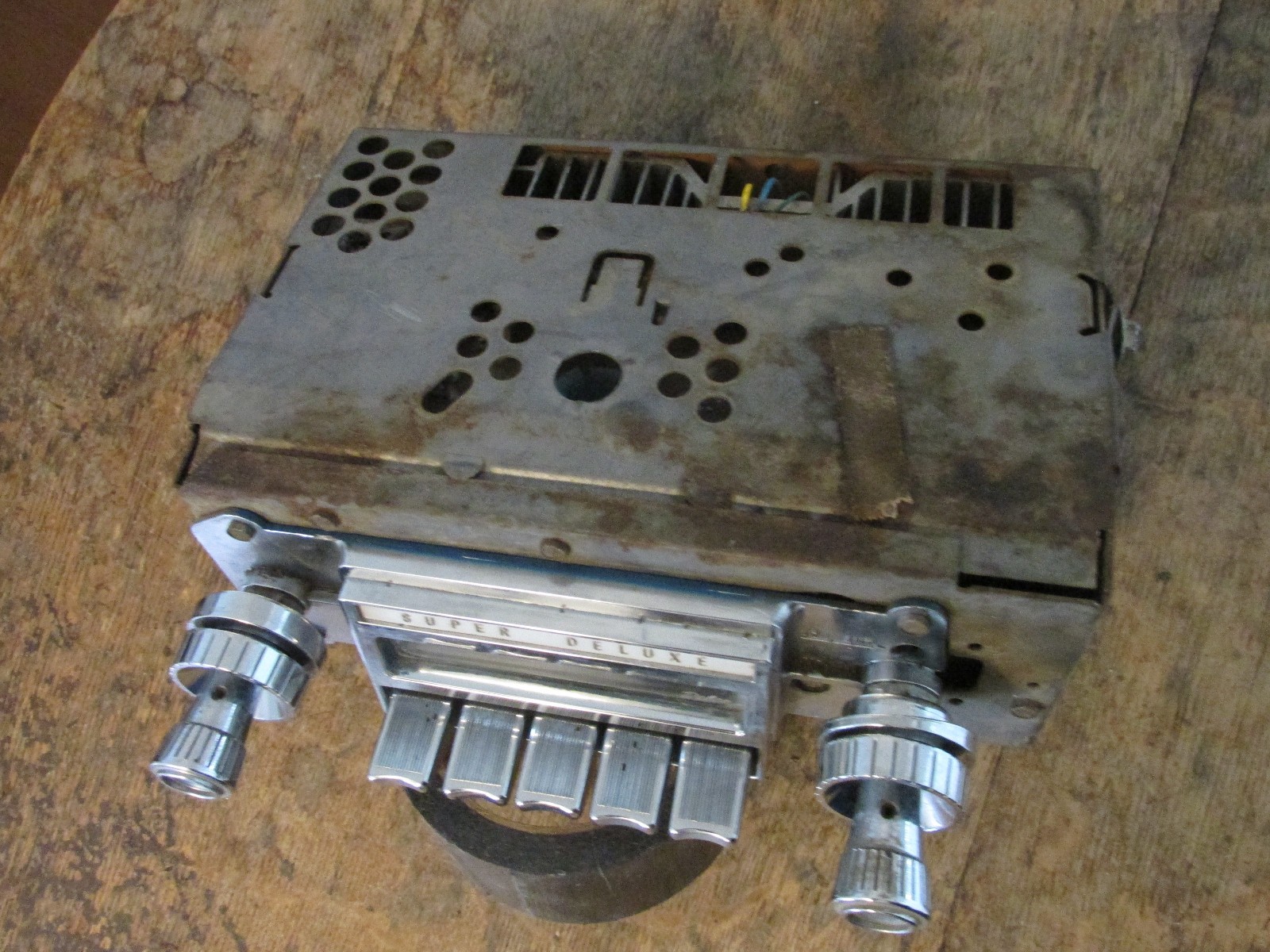ORIGINAL SUPER DELUXE DELCO AM RADIO 1963 1964 PONTIAC CATALINA OR BONNEVILLE
