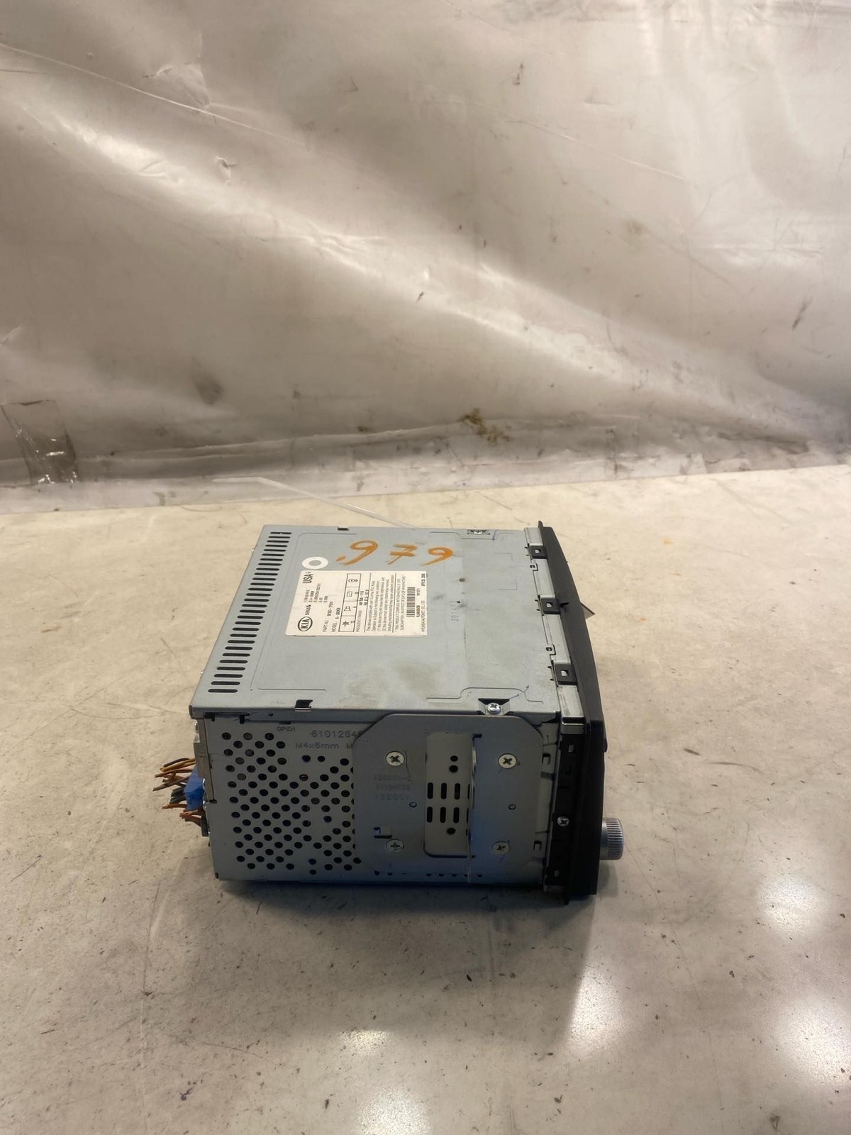 2005 – 2010 KIA SPORTAGE Radio Receiver CD Player with Display Screen 961601F610