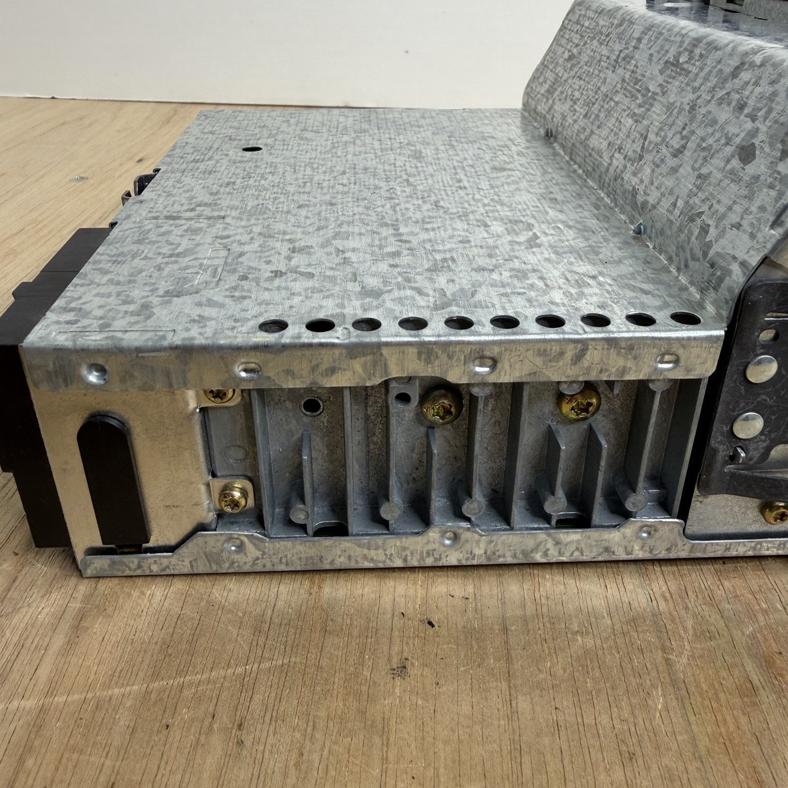 2003 2004 FORD F150 GEUNINE OEM AM/FM CASSETTE RADIO 3L3T-19B132-AA