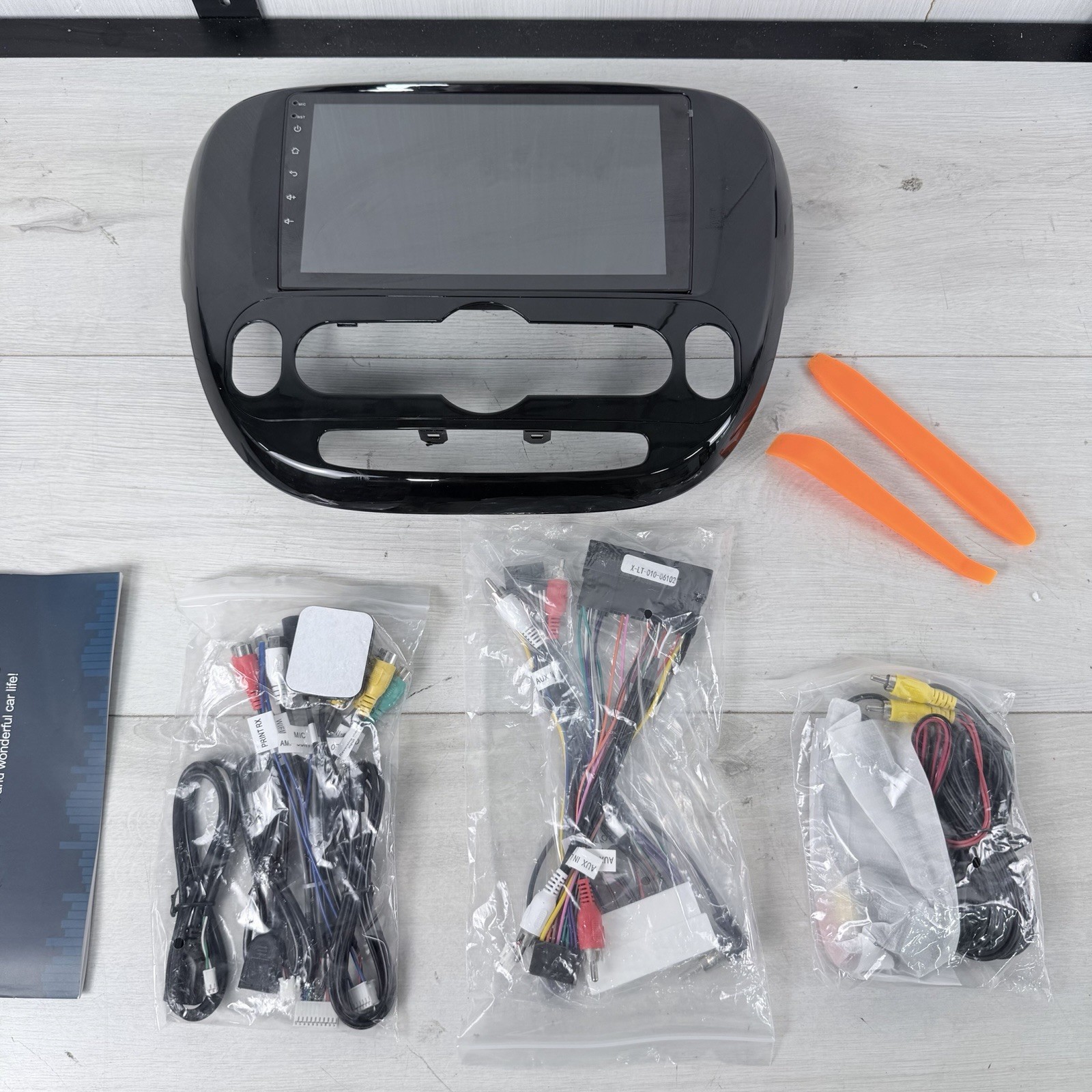 2+64G Android 14 Double Din Car Stereo for Kia Soul 2014-2019