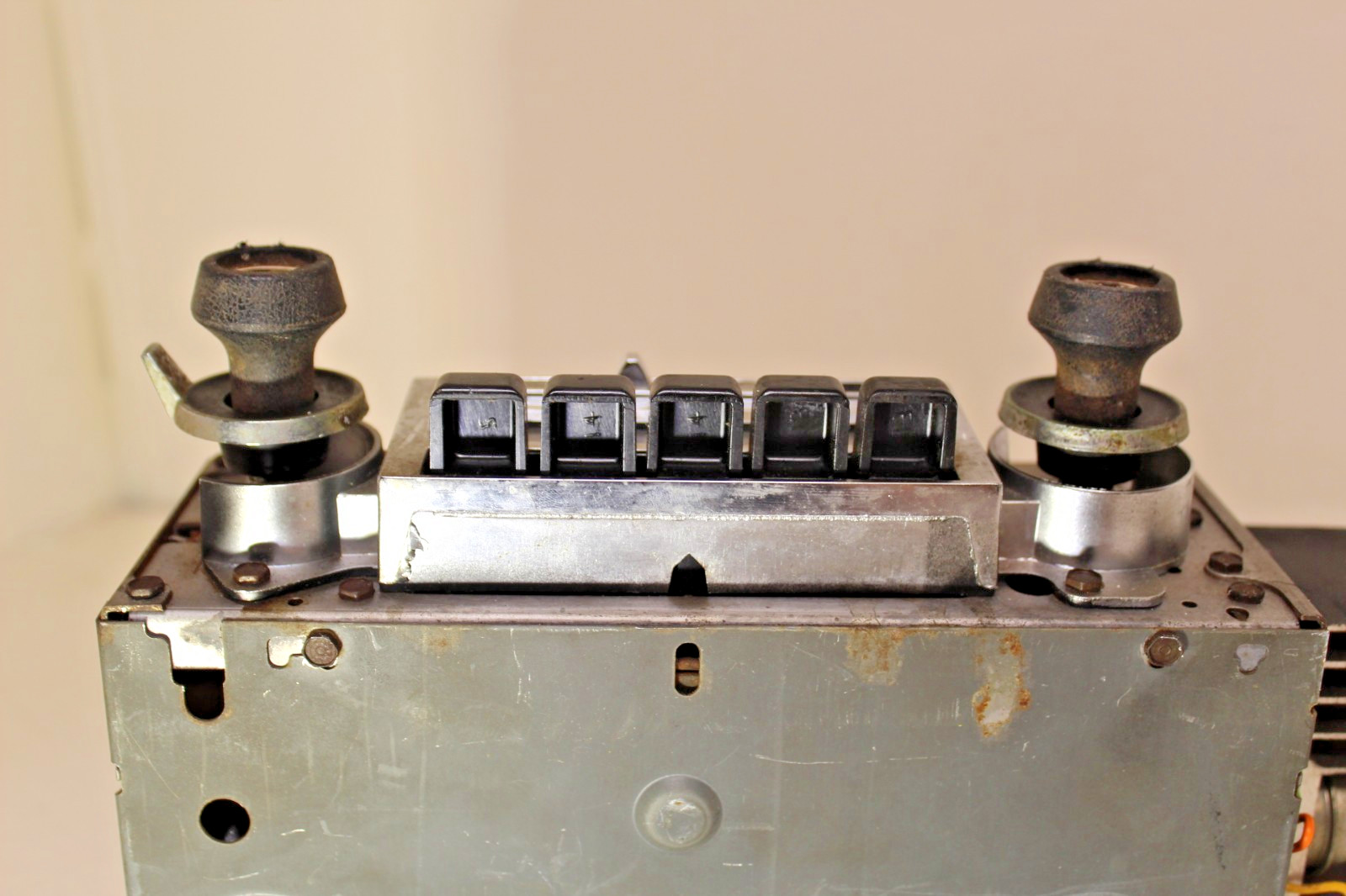 68-72 CHEVROLET GMC TRUCK BLAZER JIMMY DELCO AM-FM RADIO