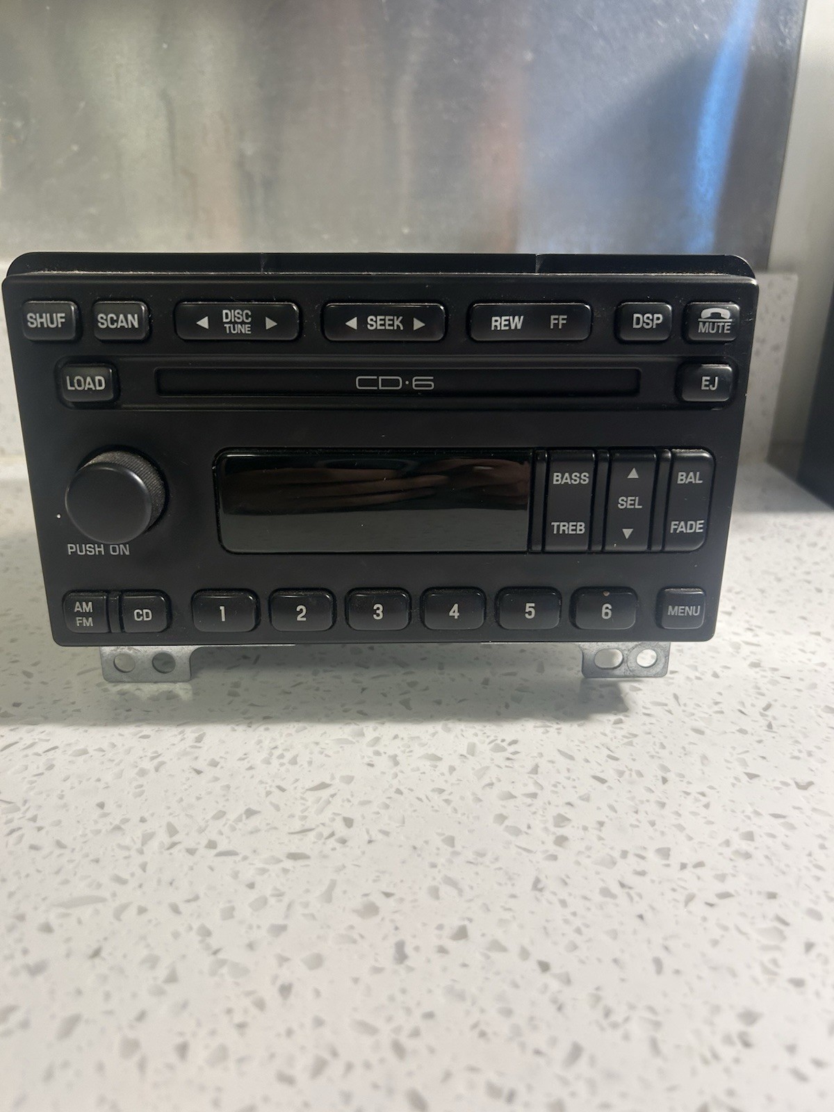 01-04 FORD MUSTANG MACH 460 6 DISC STEREO RADIO RECIEVER PLAYER
