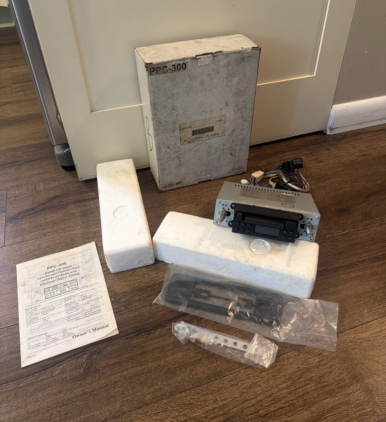 NOS 1998 Freightliner PPC-300 Cassette AM/FM Stereo Radio In Box Free Ship
