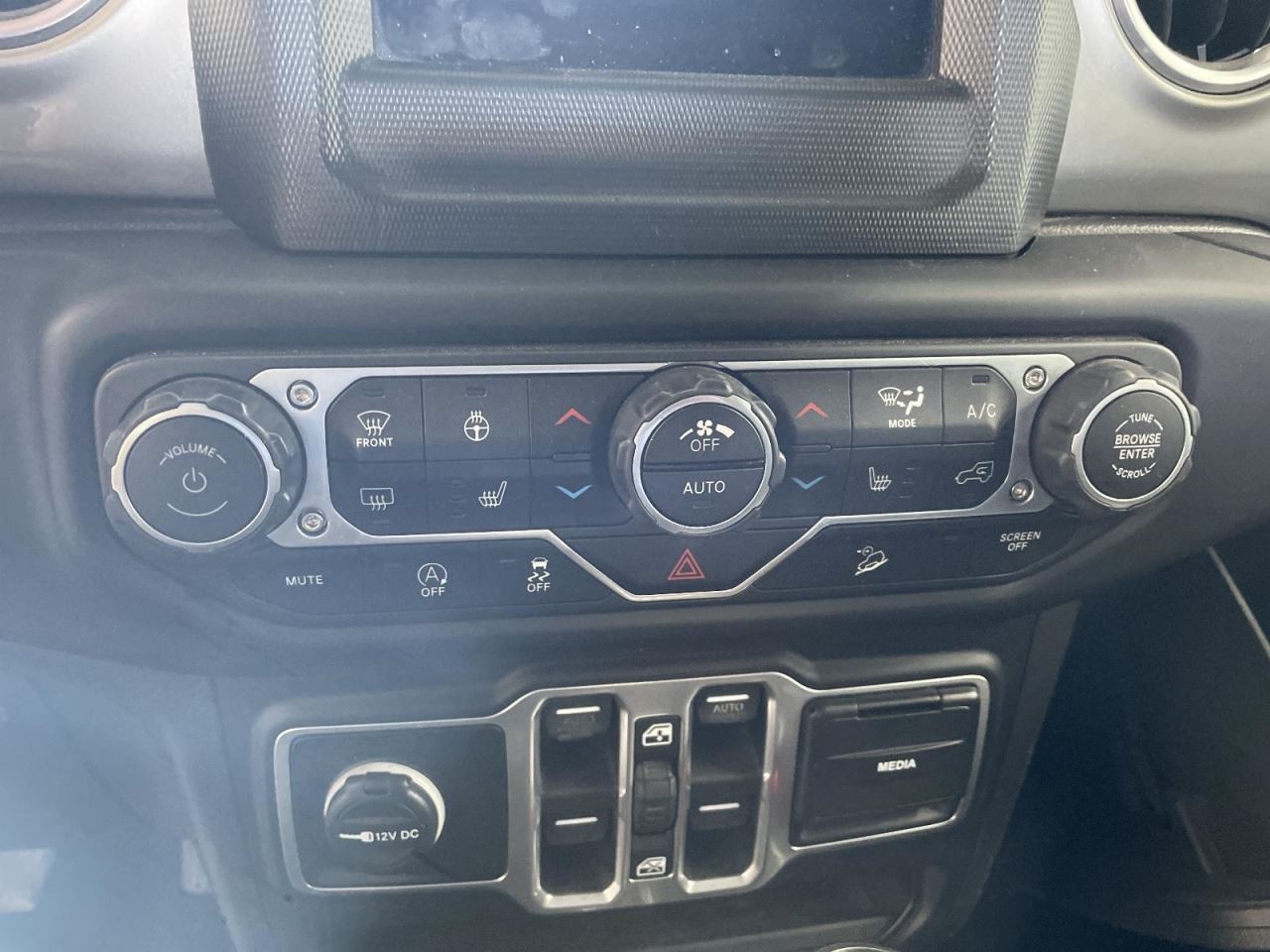 Audio Equipment Radio LHD Display And Receiver Fits 18-20 WRANGLER 1010317