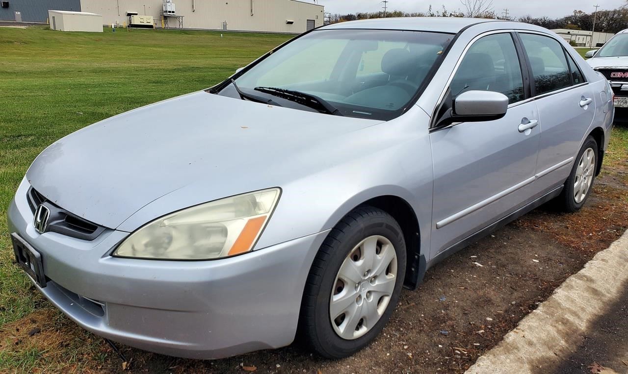 Audio Equipment Radio AM-FM-6 CD 6 Disc 120 Watt Fits 03-07 ACCORD 146046