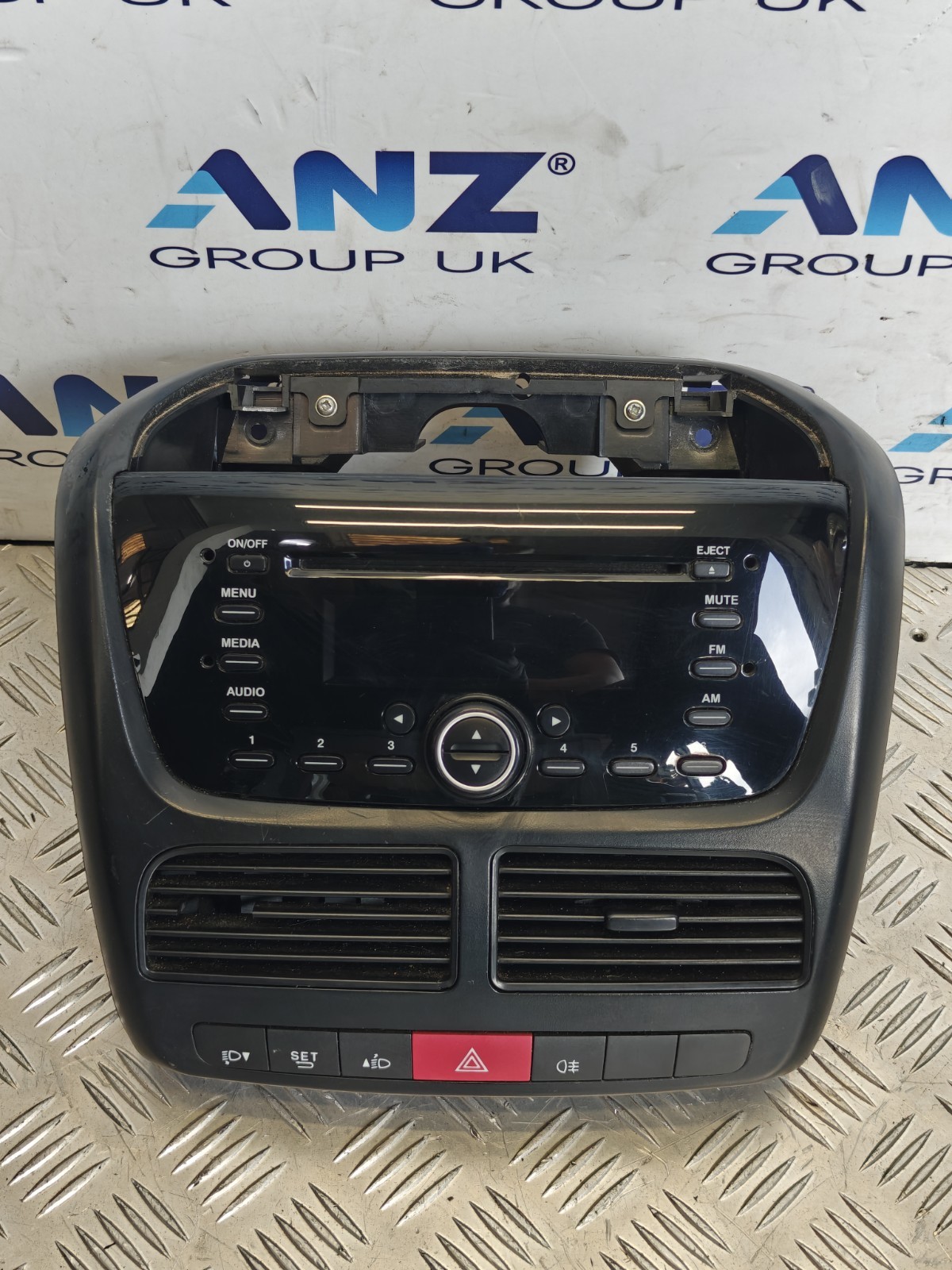 FIAT DOBLO VAN 2010-2014 STEREO HEAD UNIT FM RADIO STEREO HEAD UNIT (F1)