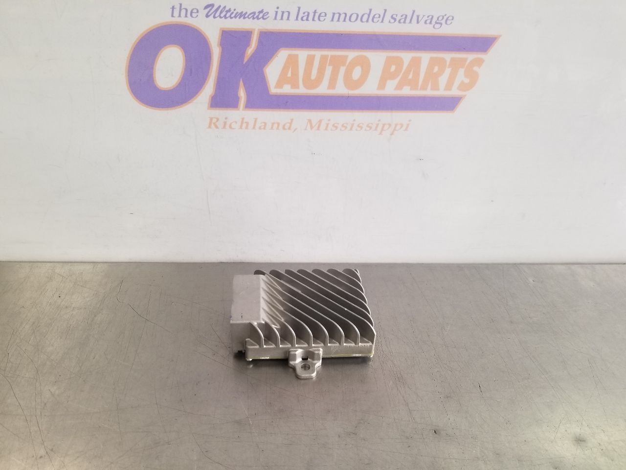 18 2018 BMW M240I HIFI AUDIO SYSTEM SECONDARY AMPLIFIER 12 VOLT 2622503