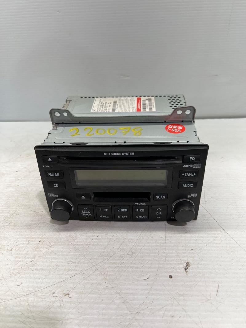 Audio & Visual Equip.(radio) KIA SEDONA 06-08