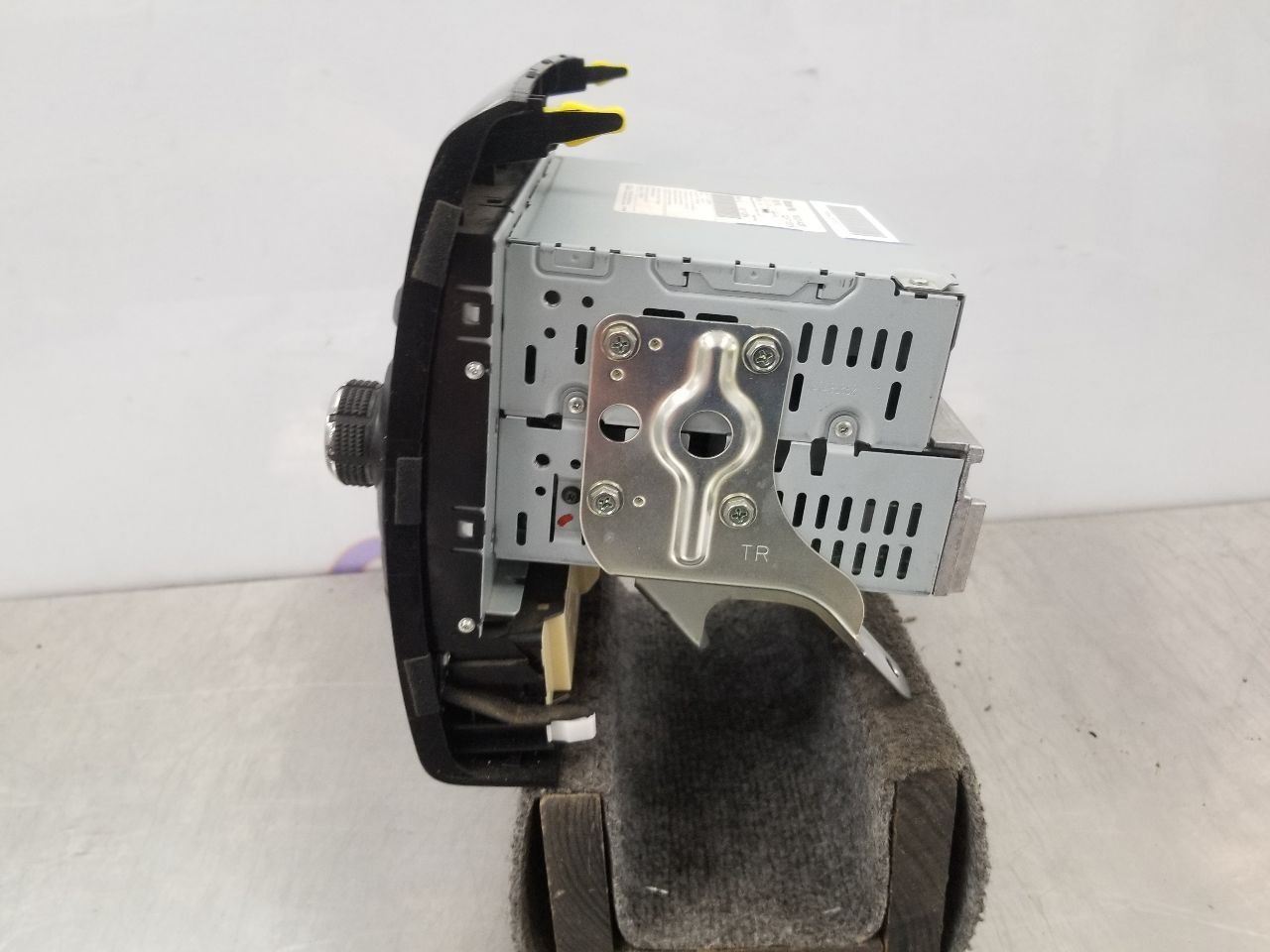 12 TOYOTA TACOMA TRD OFFROAD 4X4 4.0L RADIO DISPLAY AND RECEIVER 8612004260 OEM