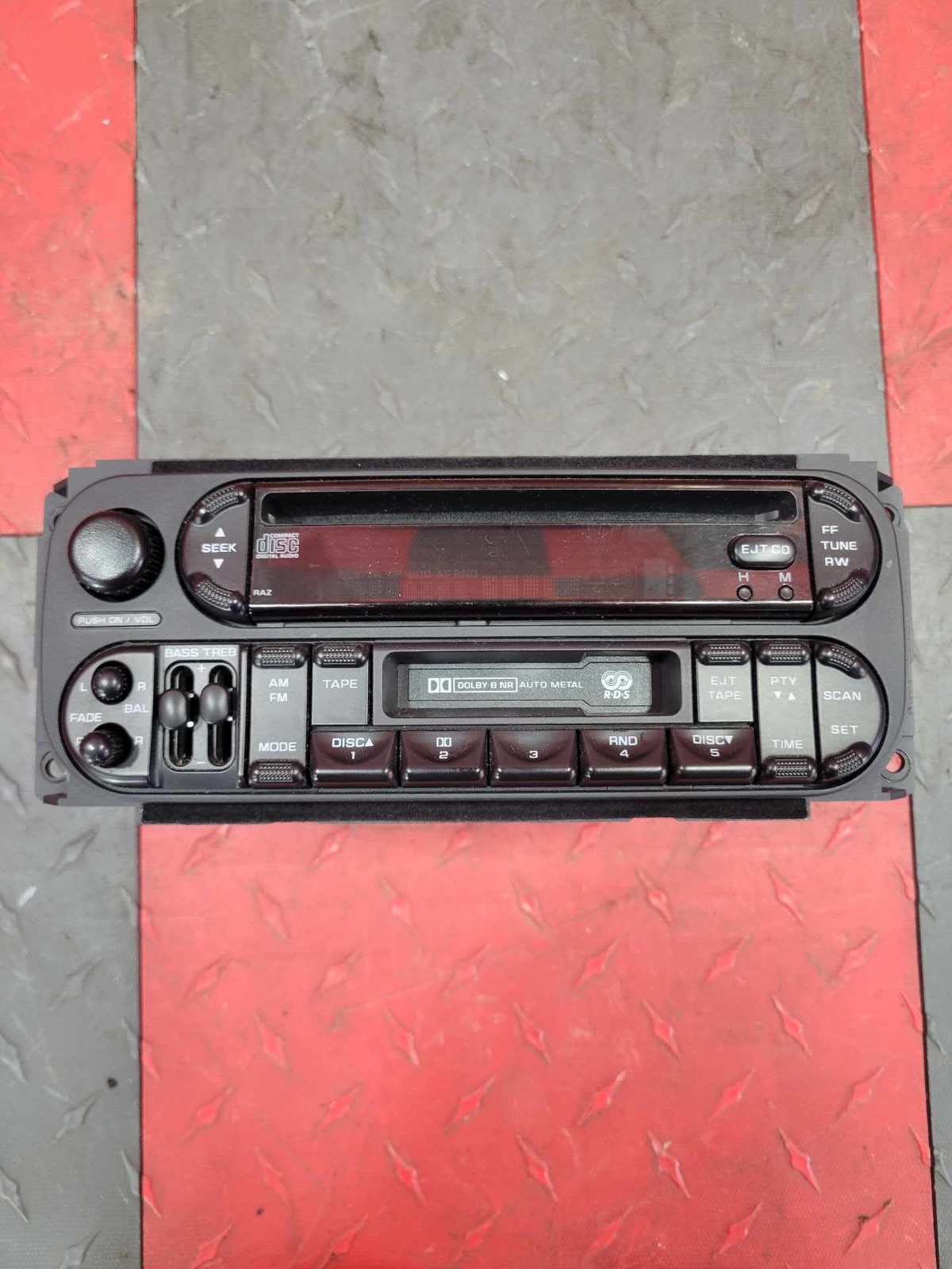 02-04 Dodge Chrysler Jeep Audio Radio Receiver (ID RAZ) (OEM P56038555AF)