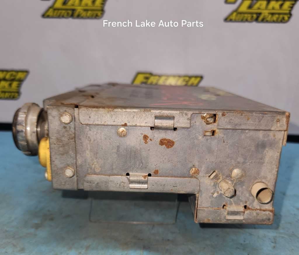 UNTESTED AM Radio “8990706 04MA” Fits 1960 RAMBLER 1239080