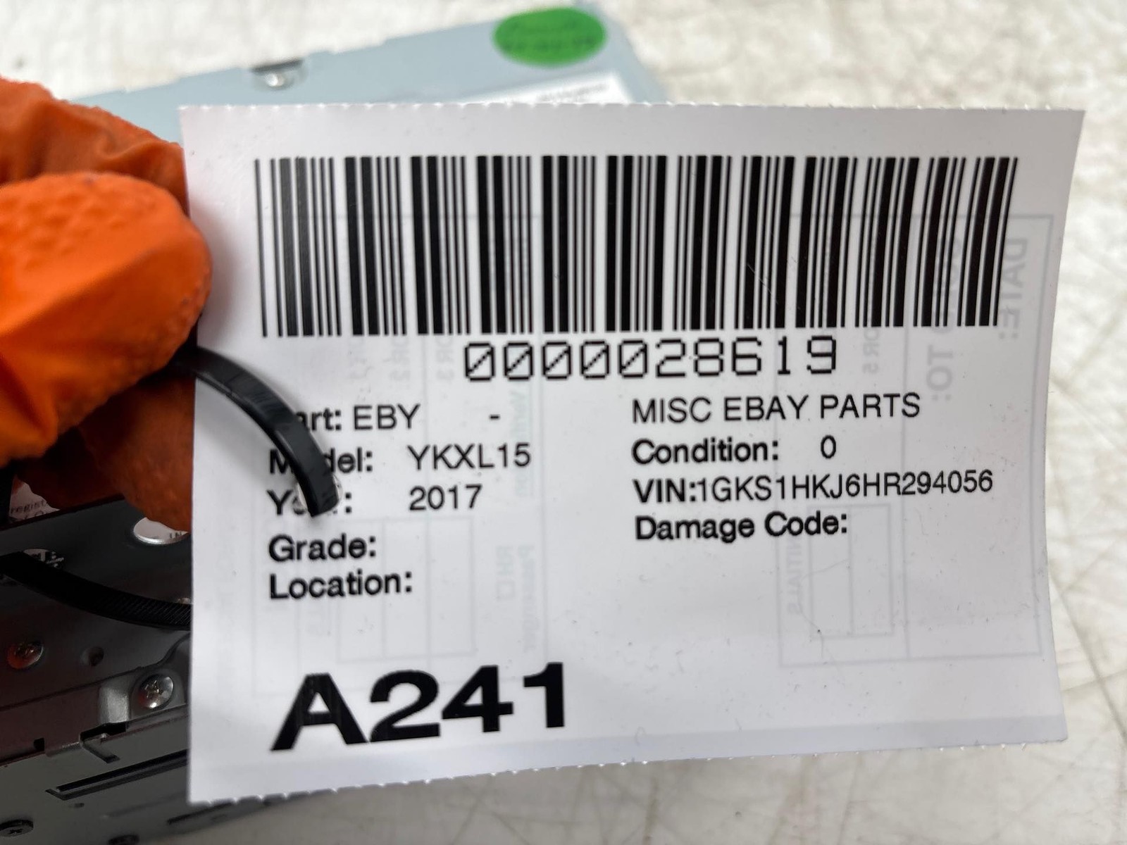 2017 GMC YUKON XL 6.2L CD Receiver Player OEM
