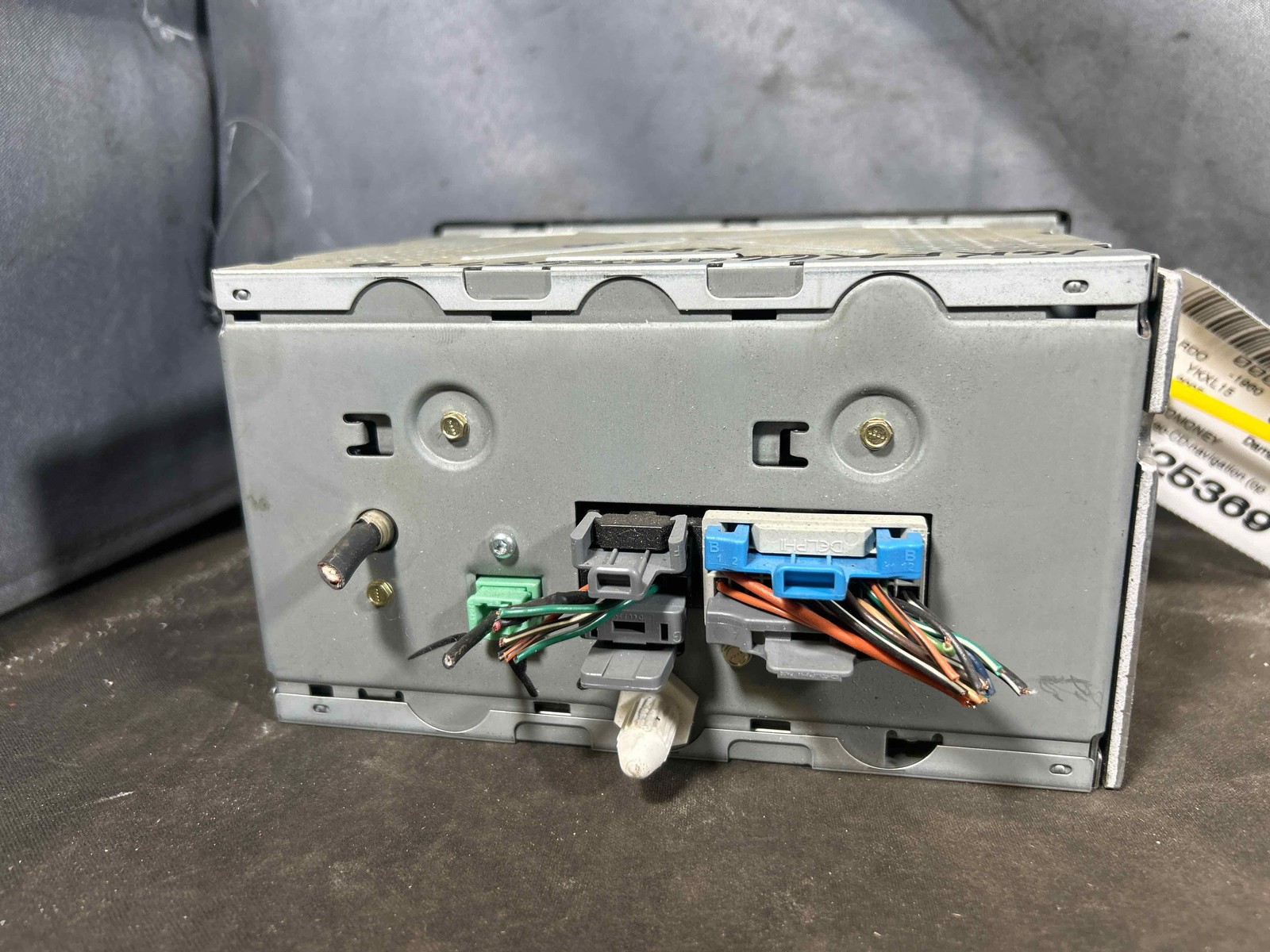 Fits 2005-2006 GMC Yukon XL 1500 Radio vin:1GKFK66U15J265758 OEM:15230099