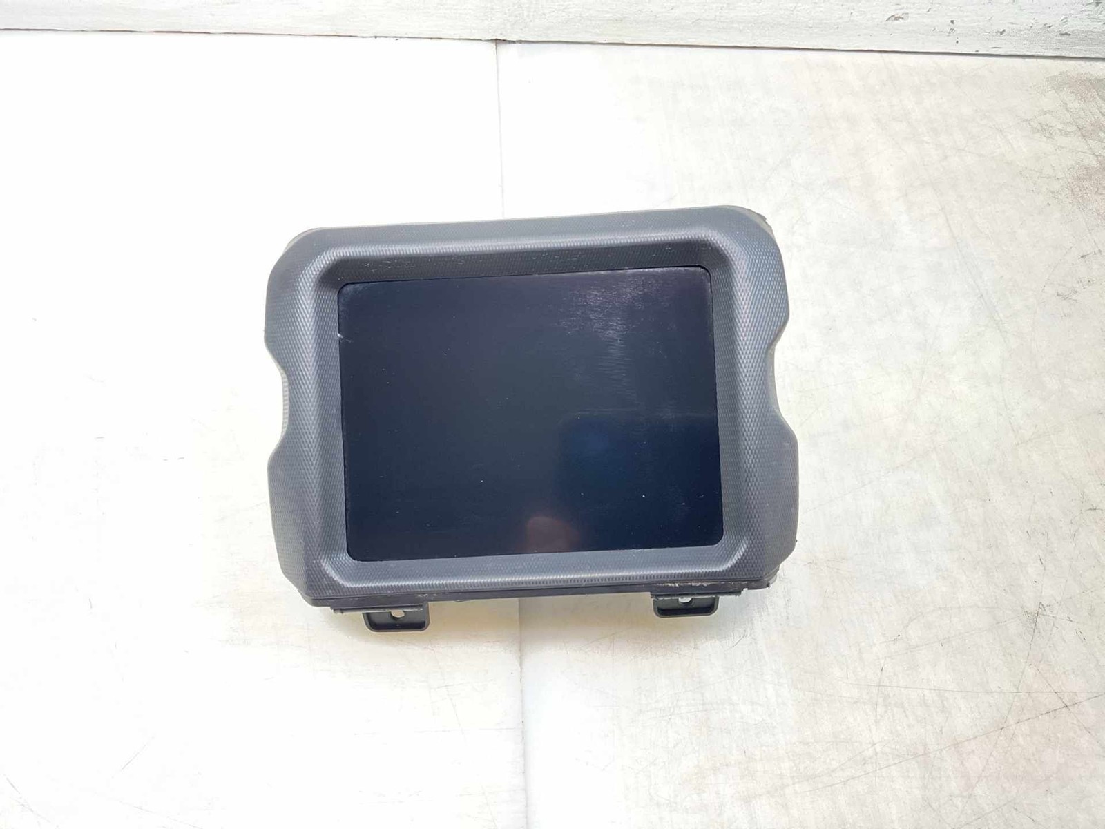 Jeep Wrangler JL OEM 8.4inch Touchscreen Radio w Trim Panel 2019-2020 168294