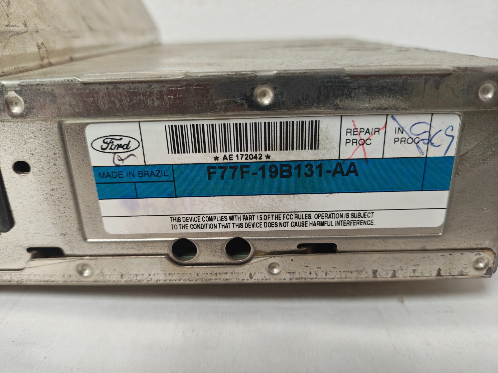 OEM Ford Explorer AM and FM Radio, does not have Cassette Player F77F-19B131-AA